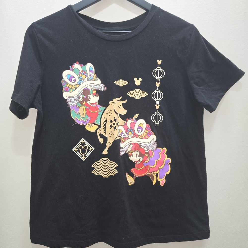 Disney Mickey and Minnie Lion Dance Lunar New Year Dragon Shirt Medium